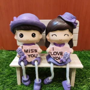couple statue
